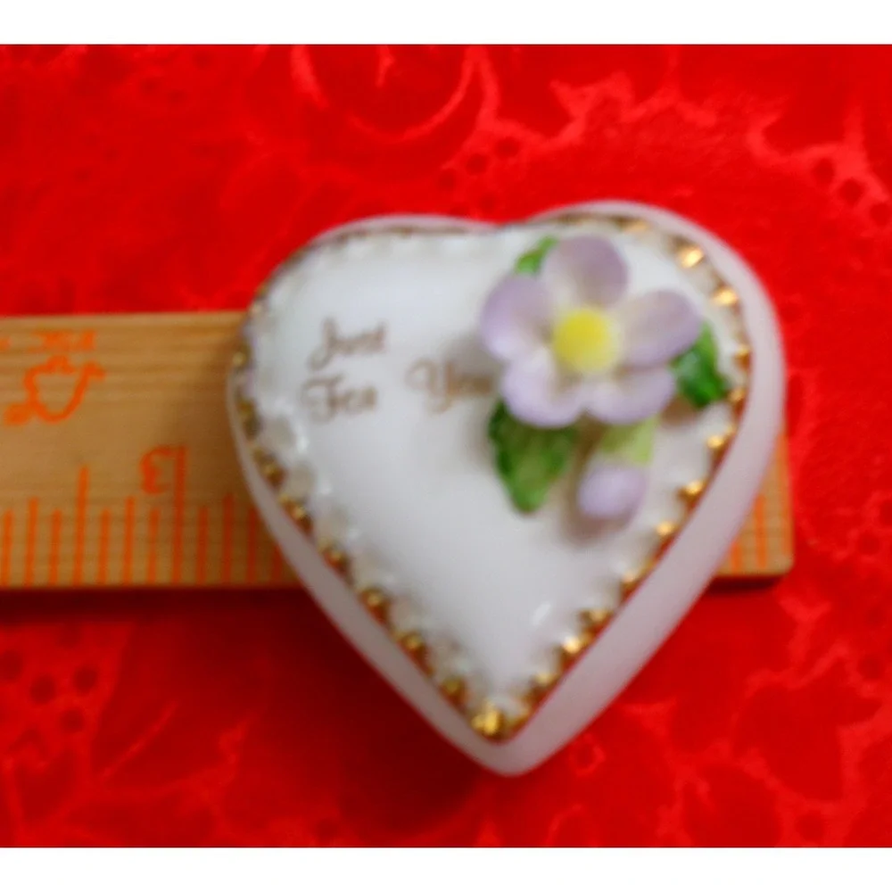Brookstone Heart Trinket Box‎ OS White Just For You Porcelain Purple Flower Gold